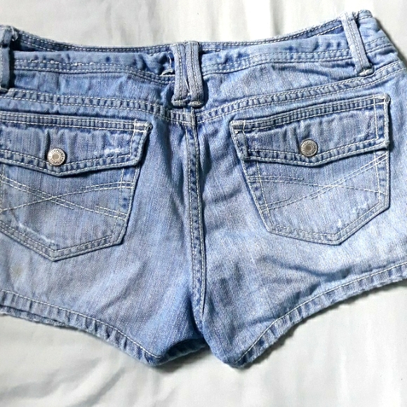 Aéropostale Distressed Jean Shorts - Picture 2 of 3